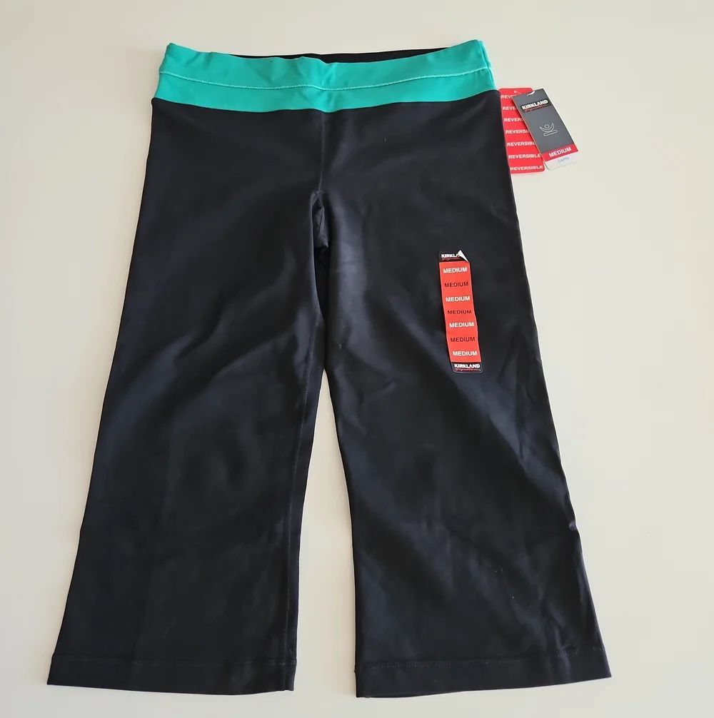 Kirkland Signature Reversible Black Capri Active Pants